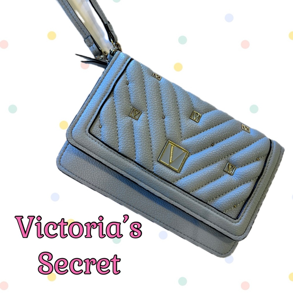 Victoria's Secret Quilted Silver/Gray Wristlet